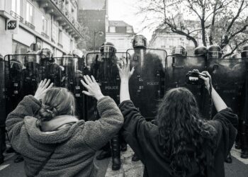 Police Shouldn't Respond to Mental Health Crises