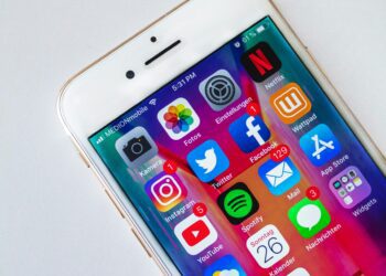 Viral Prescriptions: How Social Media Is Quietly Redefining Health Decision-Making