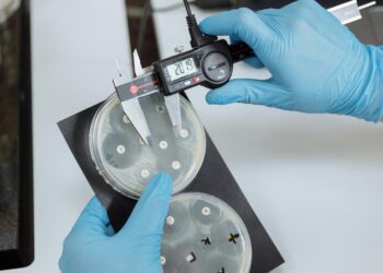 When the Scalpel Depends on Scarcity