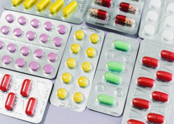 When Market Signals Are Ambiguous: The Interpretive Limits of Cross-Benchmark Drug Pricing Analysis